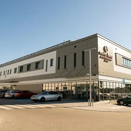 Molto Bene & Restaurant Otel 3*