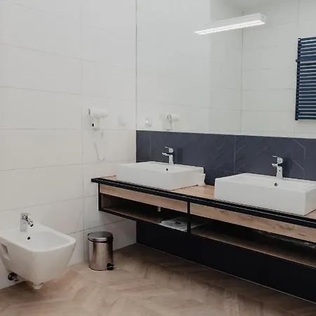 Molto Bene & Restaurant