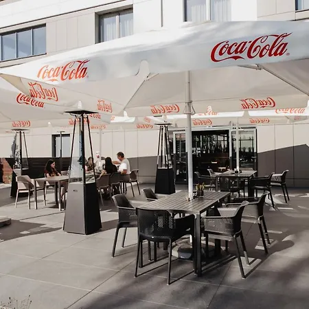 Molto Bene & Restaurant Szálloda