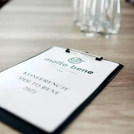 Molto Bene & Restaurant