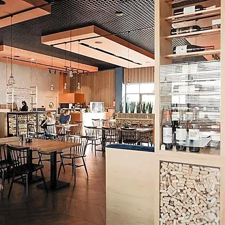Molto Bene & Restaurant