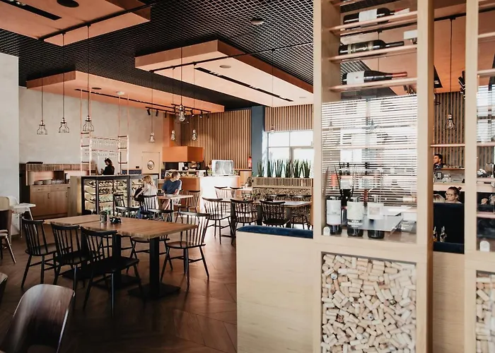 מלון Molto Bene & Restaurant