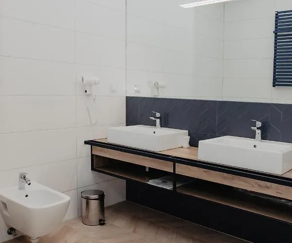 Molto Bene & Restaurant