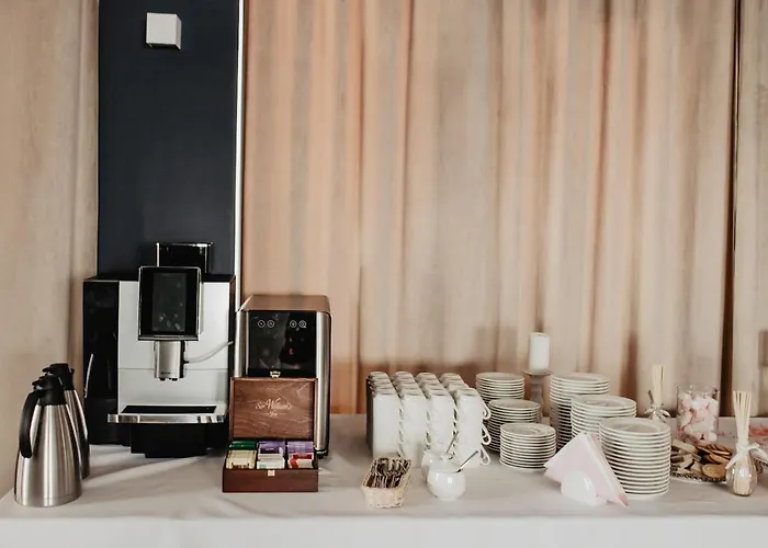 Molto Bene & Restaurant Hotell 3*